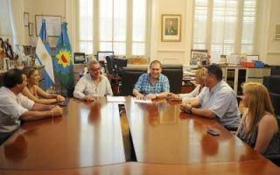 Tigre otorg� un bono de $2400 a los trabajadores municipales