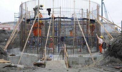 Avanzan las obras para dar cloacas a m�s de 270 mil vecinos