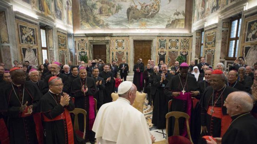 El Papa: que cada parroquia sea misionera, no a miedos y clausuras