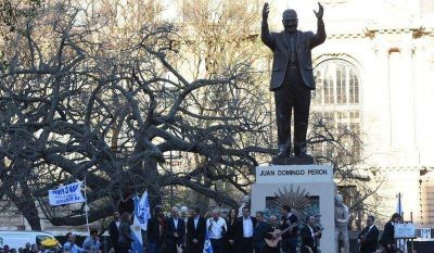 Per�n ya tiene su plaza en la Ciudad