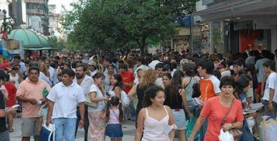 Comercios trabajar�n con normalidad el lunes y el martes no abrir�n sus puertas