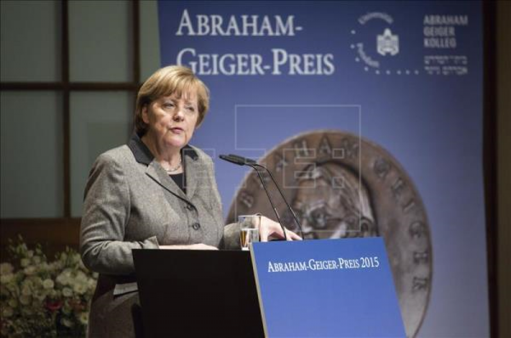 Los judìos premiaron a Merkel por promover su presencia comunitaria
