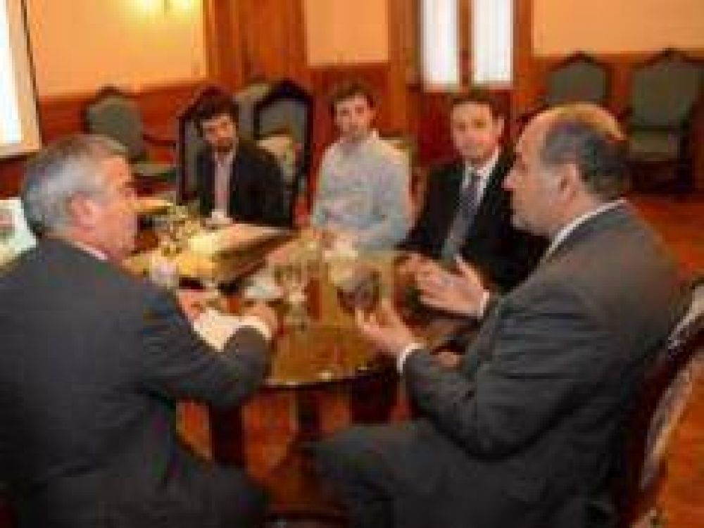 El gobernador Manzur busca fortalecer el rol de Tucum�n en el mundo
