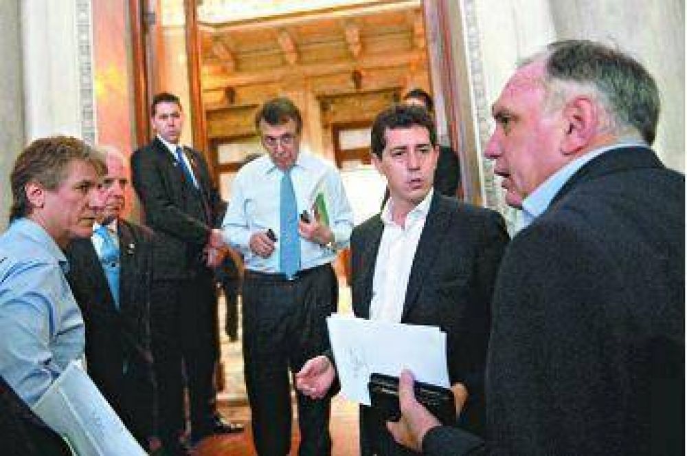 Avanzan los preparativos para el traspaso, que se realizar� en el Parlamento