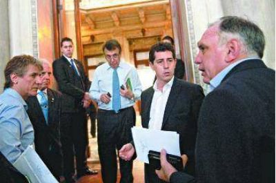Avanzan los preparativos para el traspaso, que se realizar� en el Parlamento