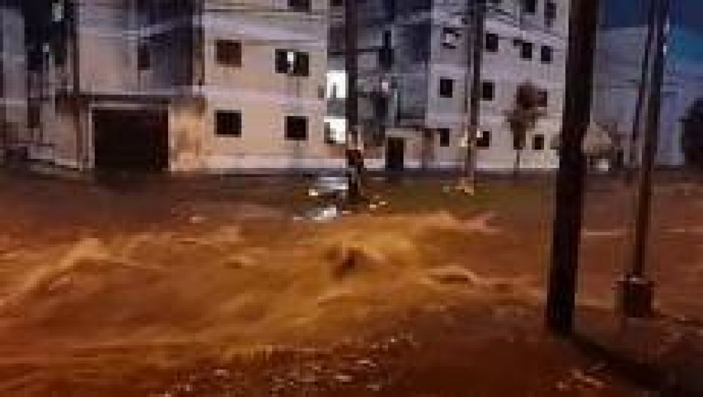 Confirman que son 78 los evacuados por la tormenta en Tucum�n