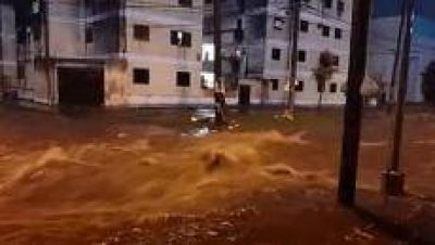 Confirman que son 78 los evacuados por la tormenta en Tucum�n