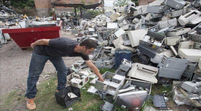 Los carreros quieren tratar la basura electr�nica