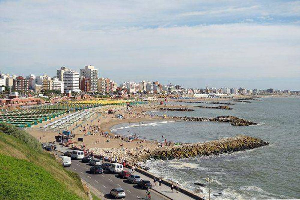 Con un 85% de ocupaci�n y cielo nublado, los turistas disfrutan de Mar del Plata
