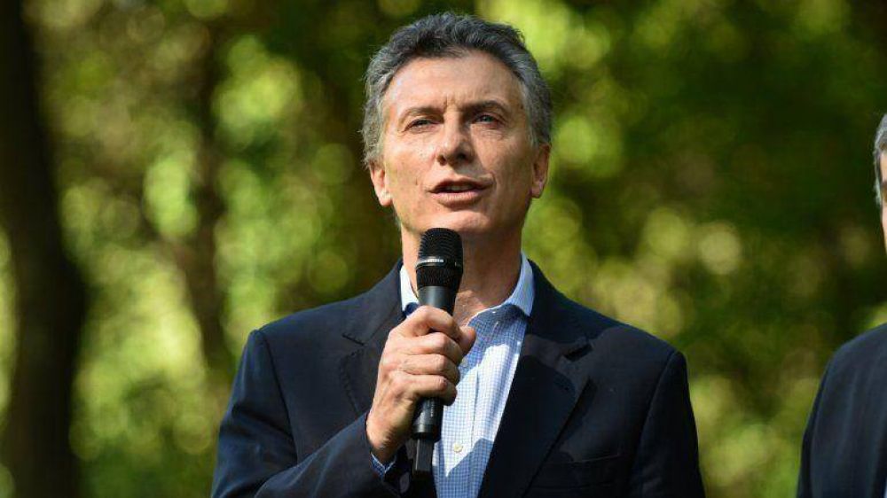 El entramado detr�s de la entrega de la banda y el bast�n presidencial
