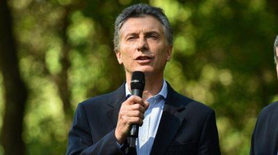 El entramado detr�s de la entrega de la banda y el bast�n presidencial