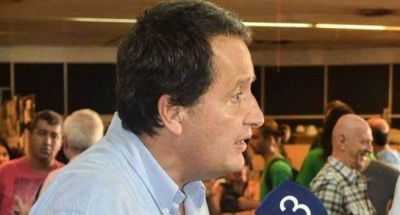 Carlos del Frade cruz� duro a Galassi
