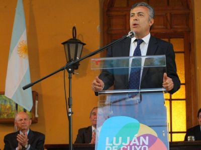 Bonos y un cr�dito del Naci�n: as� pagar� Cornejo