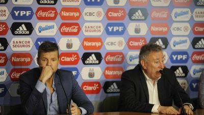 Elecciones sin fecha y una guerra apoyada en denuncias