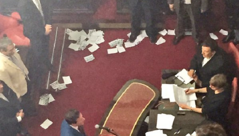  DARIO DIAZ PEREZ JURO COMO SENADOR PROVINCIAL DEL FRENTE PARA LA VICTORIA