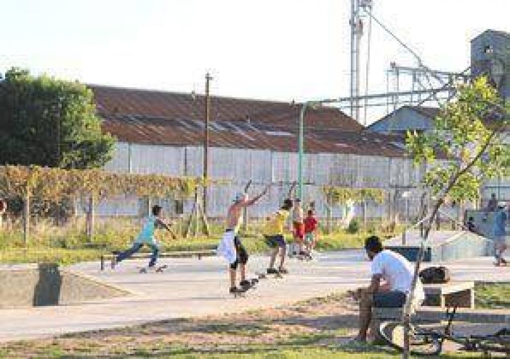 Qued� inaugurada la pista de skate en calle Maip�