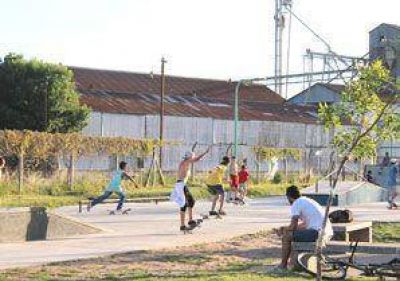 Qued� inaugurada la pista de skate en calle Maip�