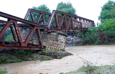 Gestionan reconstrucci�n del puente colapsado