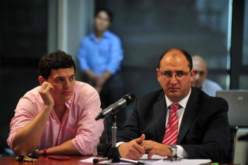 Est�n de acuerdo con la reforma, no con el estilo