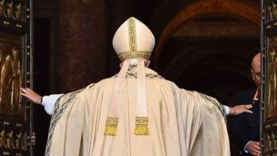 Francisco abre la Puerta Santa: �Debemos anteponer la misericordia al juicio�