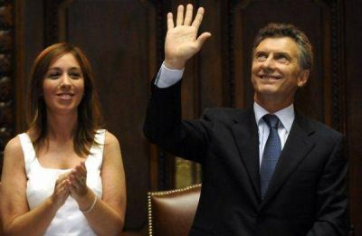 Mientras Macri 