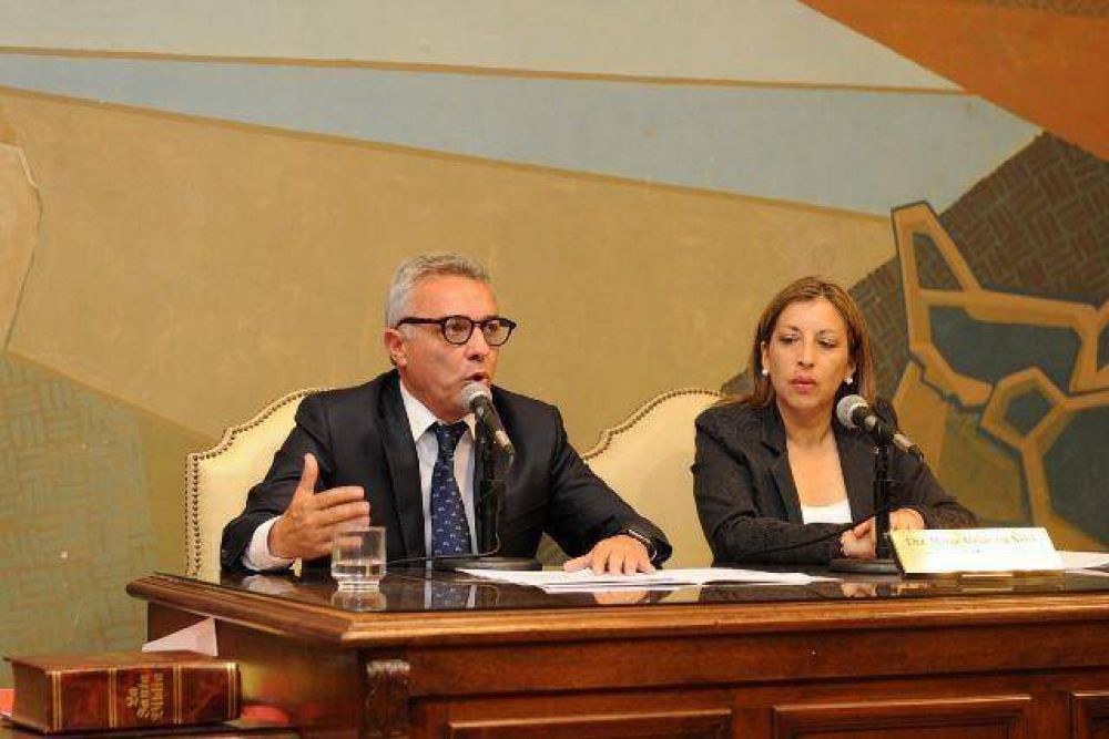Julio Zamora asumi� como intendente de Tigre y llam� a construir �ciudades para la gente�