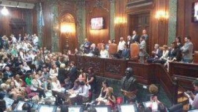 Juras y recambio de autoridades en la Legislatura porte�a