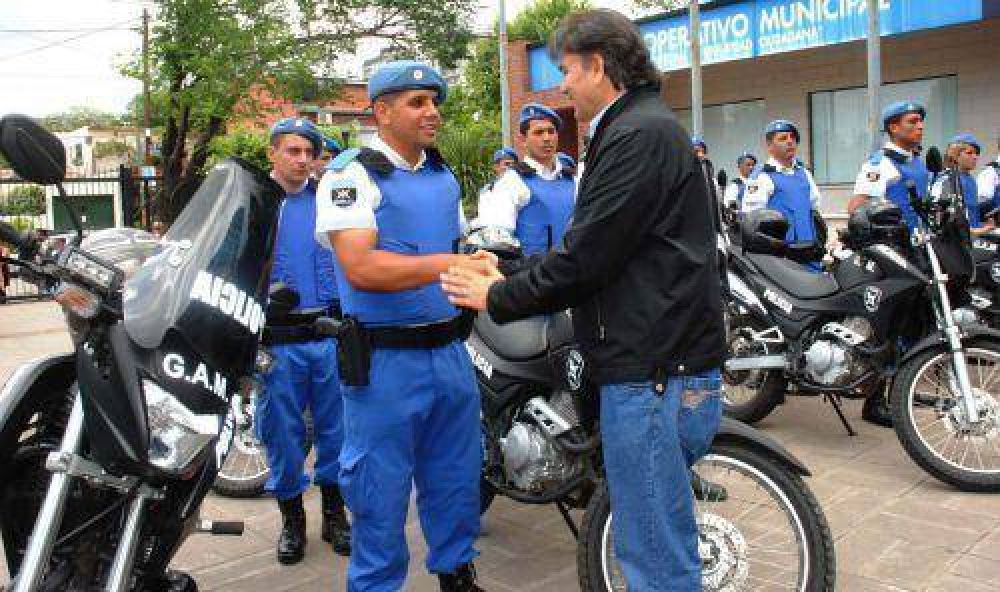 Guti�rrez entreg� diez nuevas motos algrupo motorizado de la polic�a local