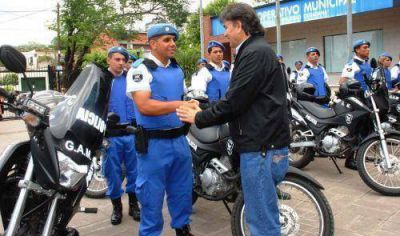 Guti�rrez entreg� diez nuevas motos algrupo motorizado de la polic�a local