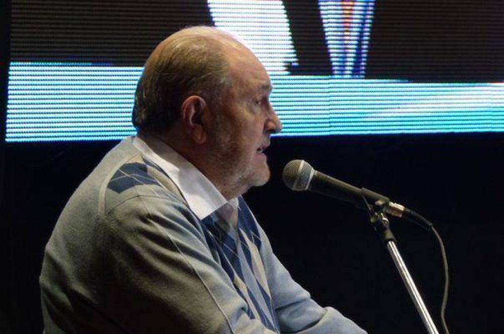 Carlos Verna viaja a la asunci�n de Macri