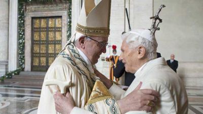 Al inaugurar el Jubileo de la Misericordia, el Papa llam� a la Iglesia a abrirse al mundo