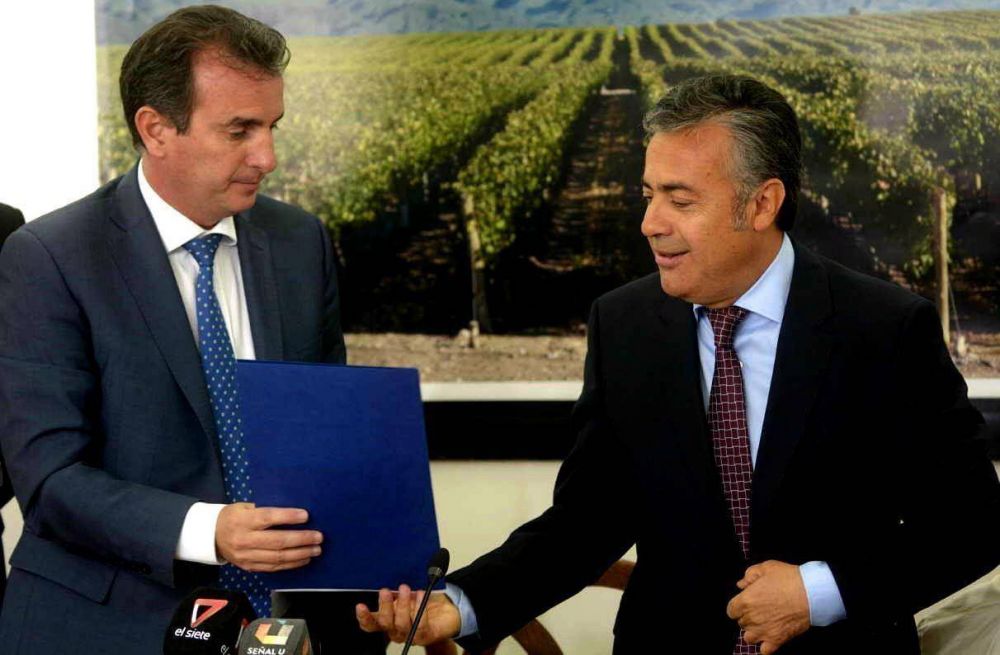 P�rez deja a la Provincia con deudas m�ltiples y en crisis