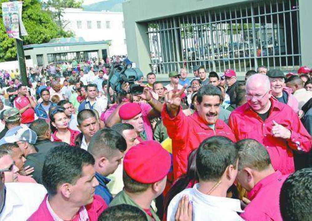 Maduro llam a hacer una autocrtica y a fortalecer la unin