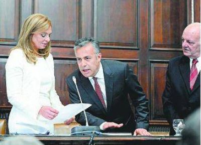 Comenzaron a asumir los gobernadores