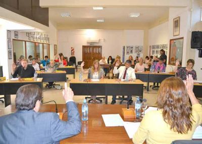 El Concejo habilit� el aumento de tasas, Agua Potable y Saneamiento Urbano, pero posterg� el de las tarifas de remises