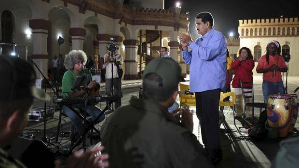 Tras la debacle electoral, Maduro contraataca y amenaza a la oposicin