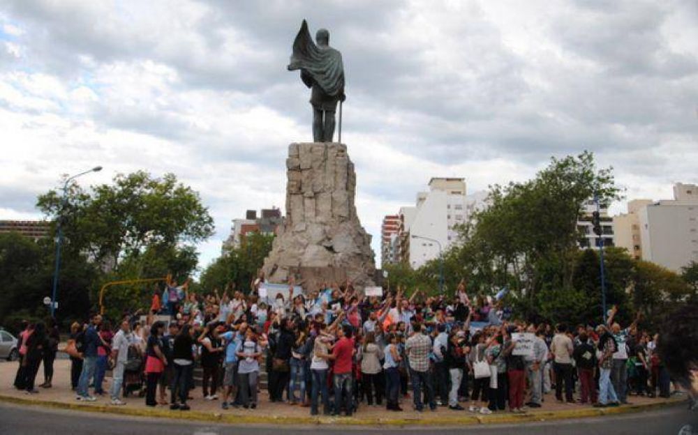 Marplatenses se movilizaron para despedir a Cristina Fern�ndez de la Presidencia