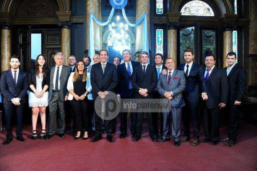 Garro tom� juramento a funcionarios: �Conformamos el mejor equipo de Gobierno� 
