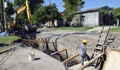 Parque Bar�n: se instal� un conducto de desag�e