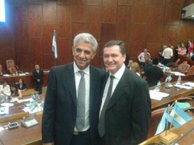 En San Juan, dos diputados renunciaron a los pocos minutos de jurar