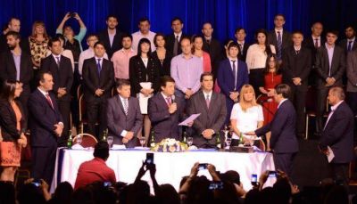 Gustavo Mart�nez asumi� como presidente del Concejo Municipal: �Agradecido al pueblo por la oportunidad�