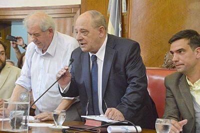 Arroyo se comprometi� a orientar su gobierno a la cuesti�n social