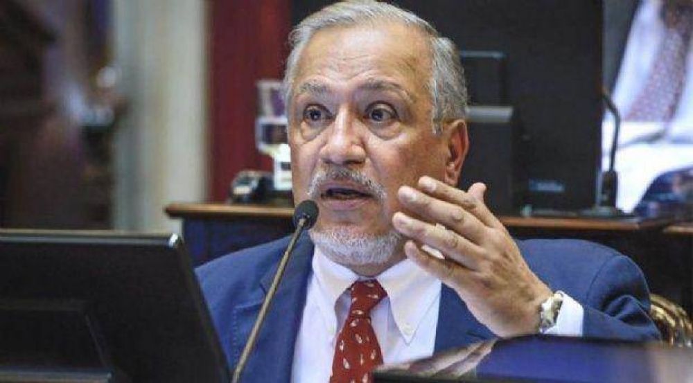El senador Juan Carlos Romero, acusado de espiar docentes, se queja de la persecusi�n pol�tica