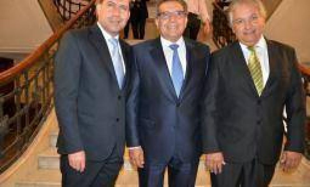 El oficialismo riojano dijo presente en la asunci�n del Presidente