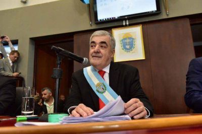 Das Neves prometi� 10 mil viviendas, concluir obras y discutir una reforma constitucional