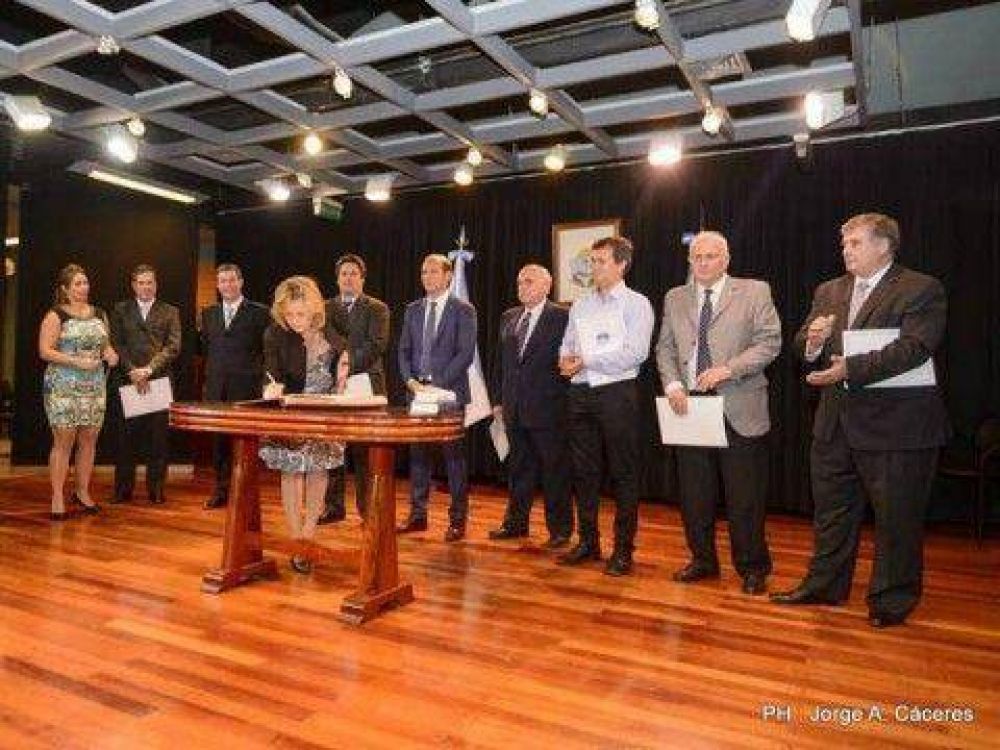 En qu� trabajan ya los ministros de Guti�rrez