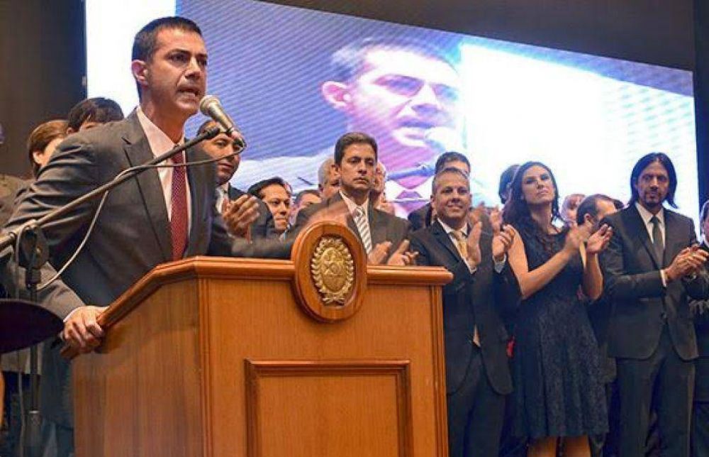Urtubey a los gritos: �el que no est� dispuesto a dejar todo, que renuncie ya�