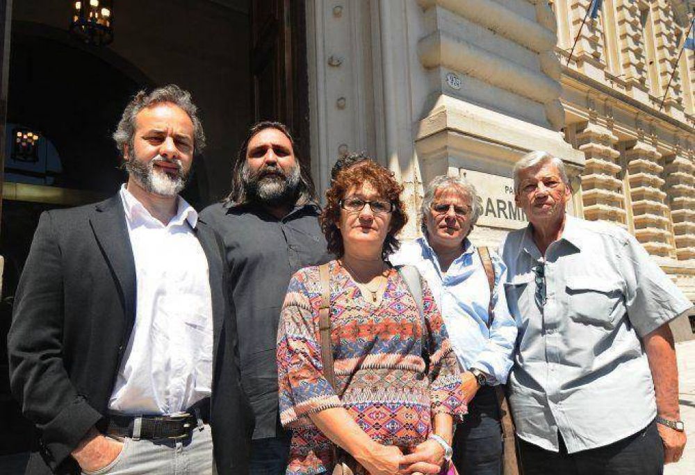 Gremios docentes advirtieron a Bullrich que buscan un acuerdo paritario 