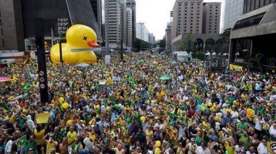 Con menos fuerza, Brasil vuelve a salir a la calle para pedir el impeachment de Dilma