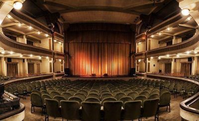 Afirman que hace siete meses no se paga la luz en los teatros Col�n y Diagonal